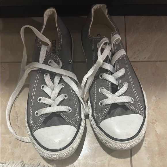 🍦 KIDS CONVERSE SNEAKERS 🍦 - Picture 2 of 8